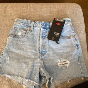 Levi’s Ribcage Shorts